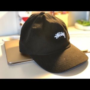 Stussy logo baseball hat black